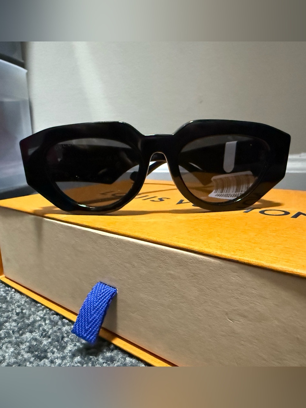 Gucci Black Oversized Hexagonal Women's Sunglasses